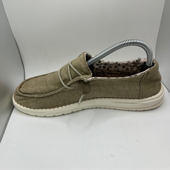Women’s Hey Dude’s Size 9 - Picture 7 of 10